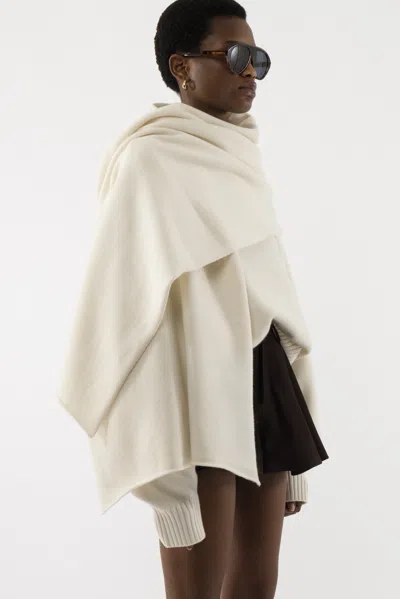 Arakii Knitted Sweater In White