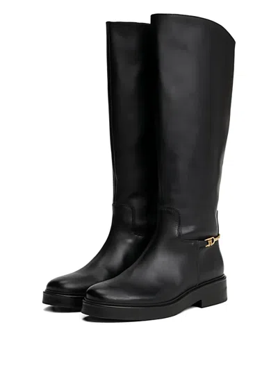 Tommy Hilfiger 40mm Chain-embellished Leather Boots In Black