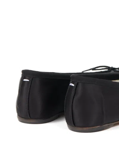 Maison Margiela Split-toe Tie Ballerina In Black