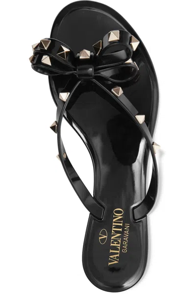 Valentino Garavani Valentino Rockstud Rubber Flip Flop In Black