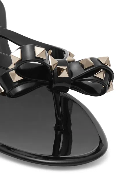 Valentino Garavani Valentino Rockstud Rubber Flip Flop In Black