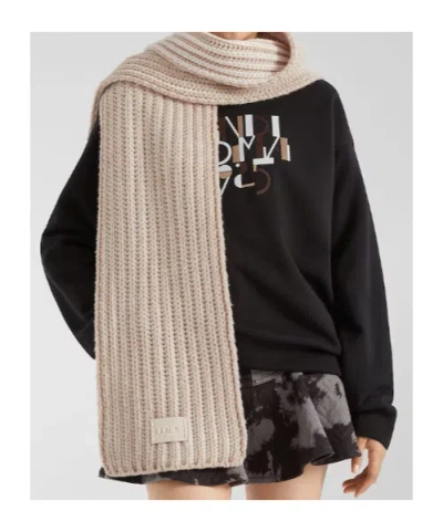 Fendi Knitted Scarf In Gold