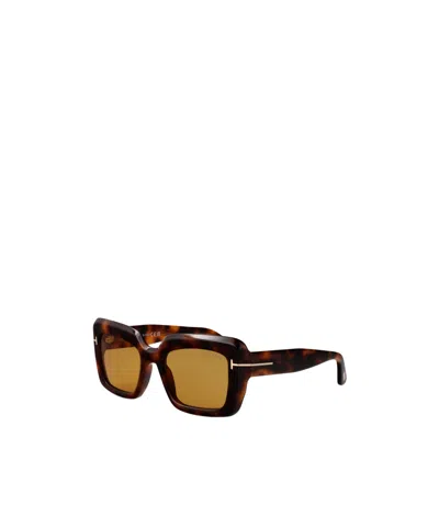 Tom Ford Squared Sunglasses Ft1318 53 E In Brown