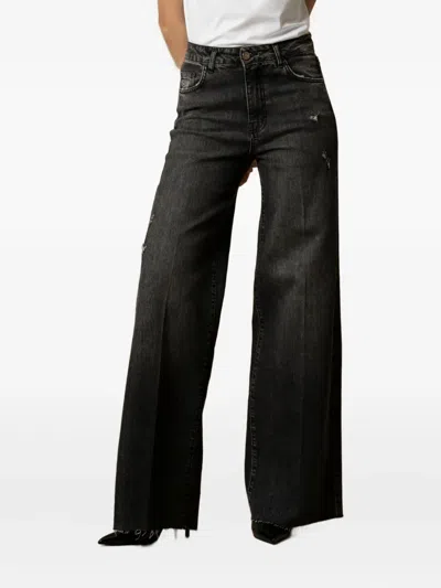 Kocca Jeraldina Distressed Jeans In Black