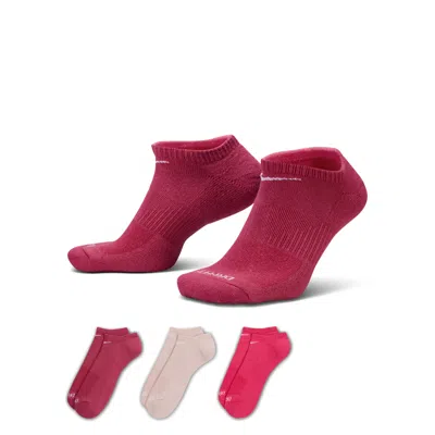 Nike Unisex Everyday Plus Cushion Training No-show Socks (3 Pairs) In Burgundy