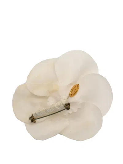 Pre-owned Chanel 1970-1980 Canvas Camellia Brooch Costume Brooch In White