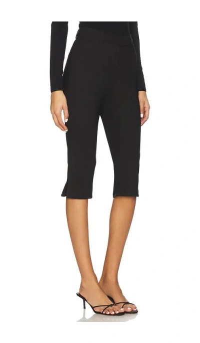 Superdown Harlow Capri In Black