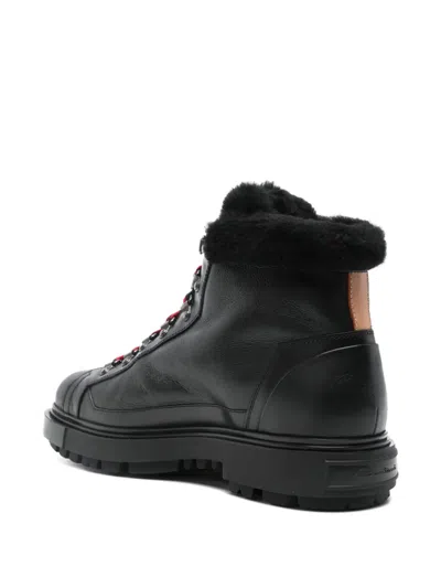 Santoni Round Toe Chelsea Boots In Black