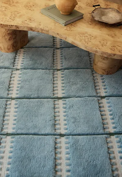 Layered Lilly Blue 200 X 300 Cm In Green