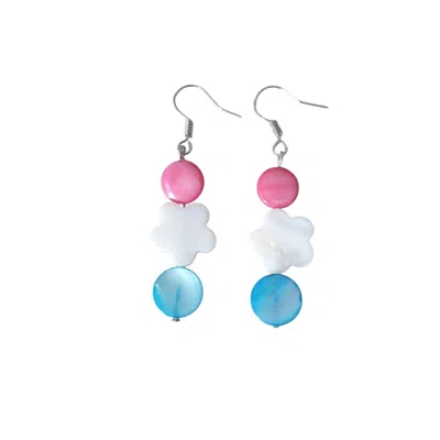 Way To Chic Women's White Shell Flower Earrings In White