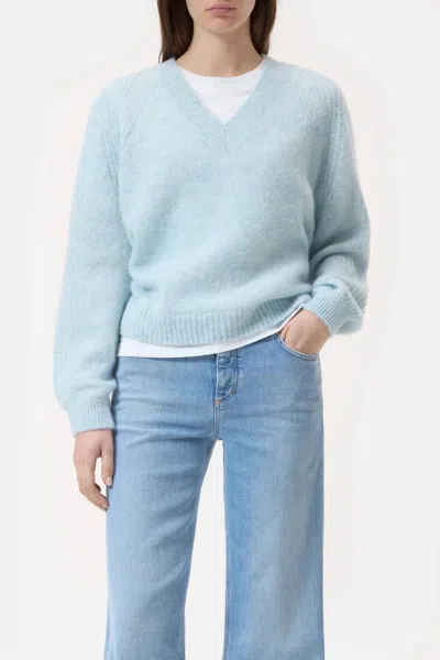 Closed V-neck Long Sleeve Sweater In Light Sky Blue In Blue