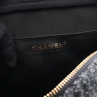 Pre-owned Chanel Black Gray White Fabric Wool Shoulder Bag ()