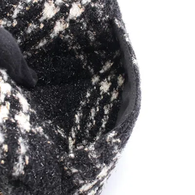 Pre-owned Chanel Black Gray White Fabric Wool Shoulder Bag ()