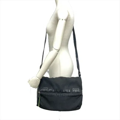 Pre-owned Chanel Black Shoulder Bag ()