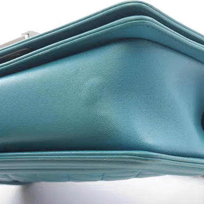 Pre-owned Chanel Boy  Green Leather Shoulder Bag ()