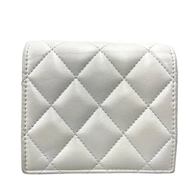 Pre-owned Chanel White Leather Wallet (bi-fold) ()