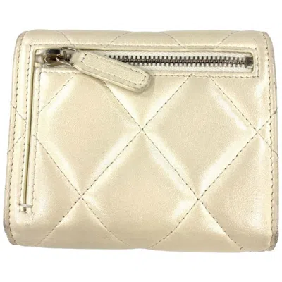 Pre-owned Chanel White Leather Wallet (tri-fold) ()