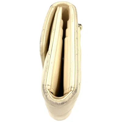 Pre-owned Chanel White Leather Wallet (tri-fold) ()