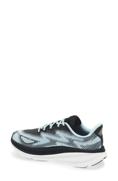 Hoka Clifton 9 Gtx Shoe In Multi