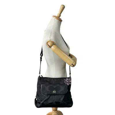 Pre-owned Coach Black Canvas Patent Leather Shoulder Bag ()