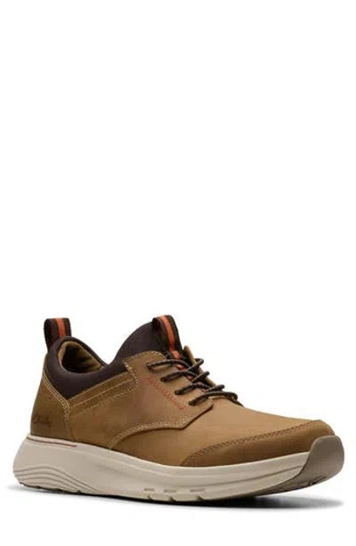 Clarks Motion Trek Ez In Brown