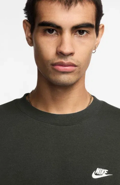 Nike Club Brushed Fleece Crewneck Sweatshirt In Black