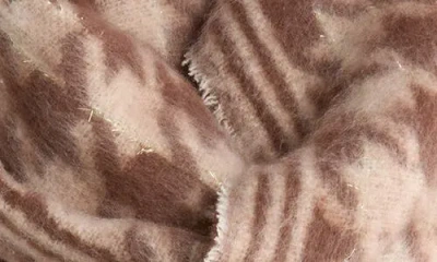 Vince Camuto Houndstooth Shine Wrap Scarf In Brown