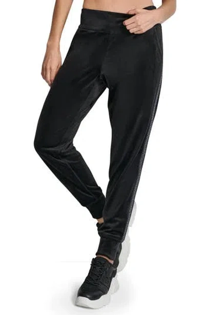 Dkny Mid Rise Slim Fit Joggers In Black