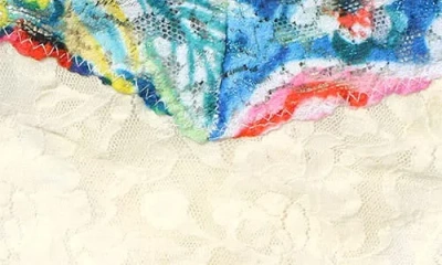 Hanky Panky Signature Lace Original Rise Thong In Multi