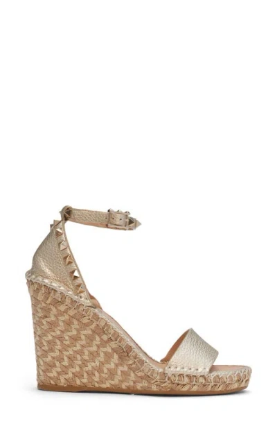 Valentino Garavani Rockstud 105 Metallic Textured-leather Espadrille Wedge Sandals In Nude