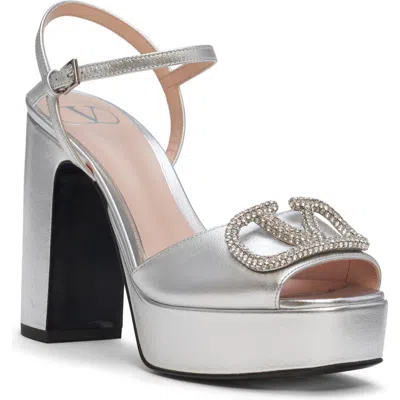Valentino Garavani Vlogo Signature Metallic Platform Sandal In Silver