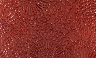 Voluspa Forbidden Fig 2-wick Scented Candle In Red