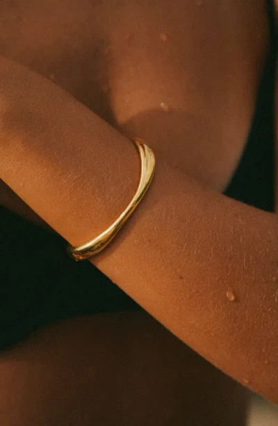 Joiana Jewelry Curved Cuff Bracelet In Gold
