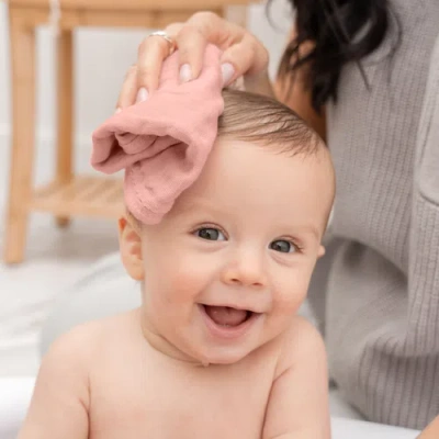 Comfy Cubs Muslin Washcloths In Pink