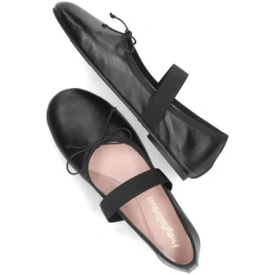 Pretty Ballerinas Round Toe Mary Jane In Black