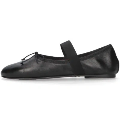 Pretty Ballerinas Round Toe Mary Jane In Black