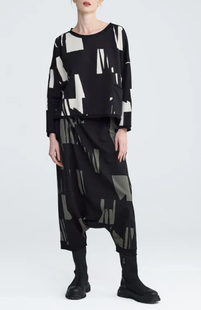 Luukaa Nerina Cropped Graphic Blouse In Black