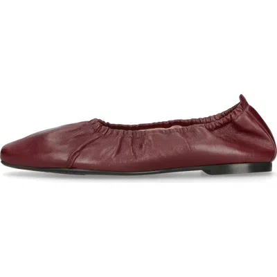 Pretty Ballerinas Rouched Ballet Flat In Brown