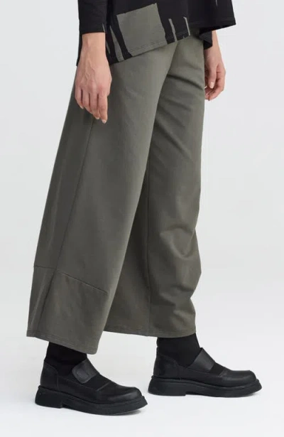Luukaa Serenna Cropped Darted Pants In Green