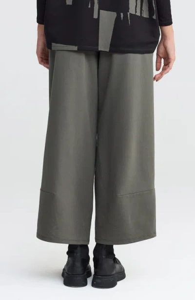 Luukaa Serenna Cropped Darted Pants In Green