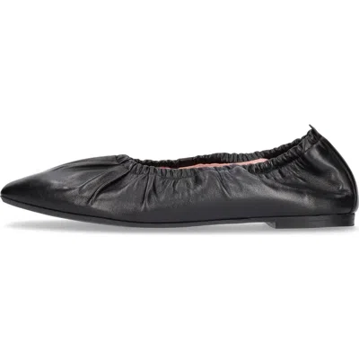 Pretty Ballerinas Rouched Ballet Flat In Black
