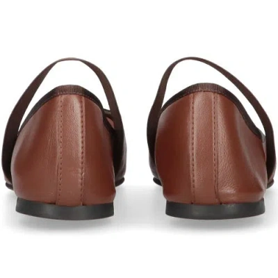 Pretty Ballerinas Round Toe Mary Jane In Brown