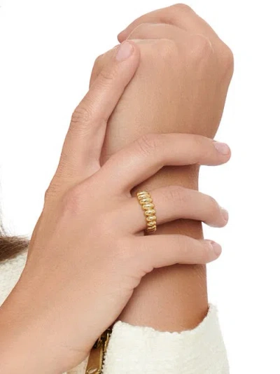 Devata Puffy Ribbed Ring In Gold
