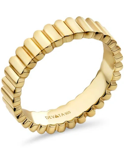 Devata Ribbed Band Ring In Gold