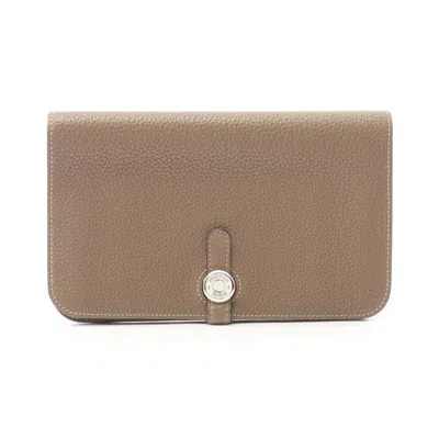 Pre-owned Hermes Beige Togo Leather Long Wallet (bi-fold) () In Sand