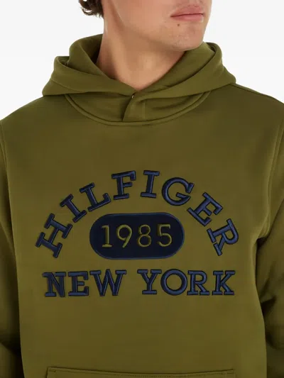 Tommy Hilfiger Embroidered-logo Hoodie In Green