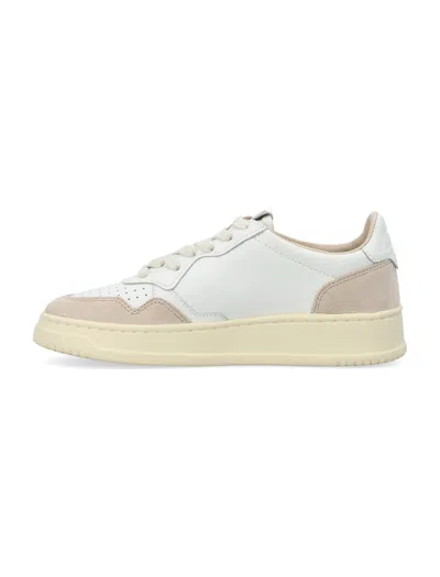 Autry Low-top Sneakers With Hybrid Leather Design And Metallic Accent In Neutral