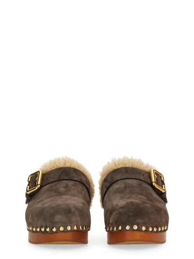 Chloé Jeannette Suede & Shearling Clog In Brown