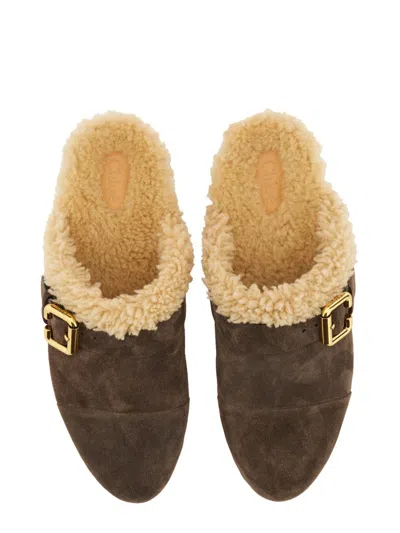 Chloé Jeannette Suede & Shearling Clog In Brown