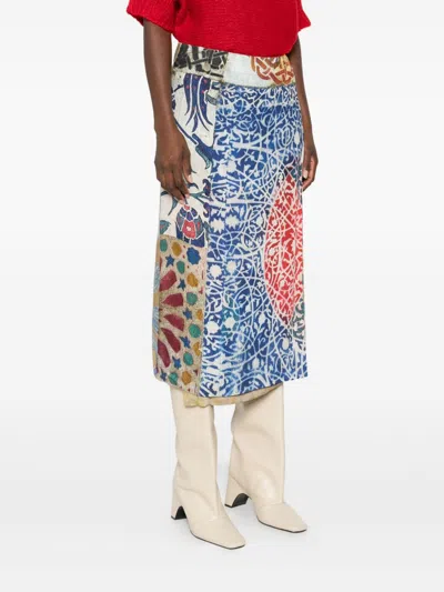 Talking Walls 会说话的墙 In Multi